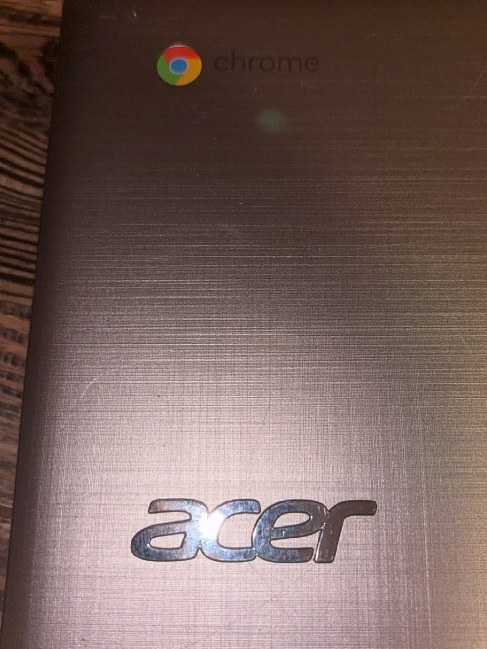 Acer touchscreen Silver Laptop with Black Keys and Large Trackpad